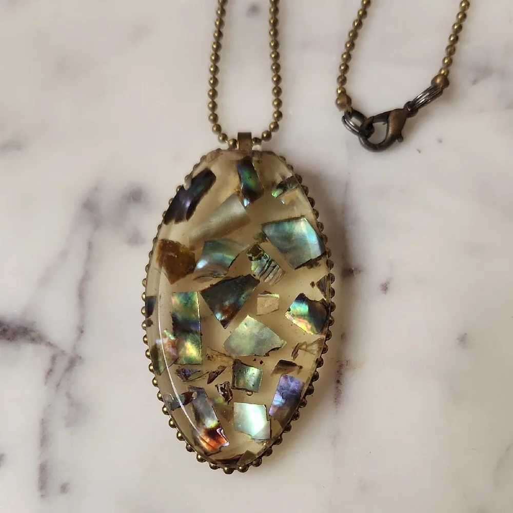 Abalone Iridescent Pendant Necklace 1960's - Picture 1 of 11